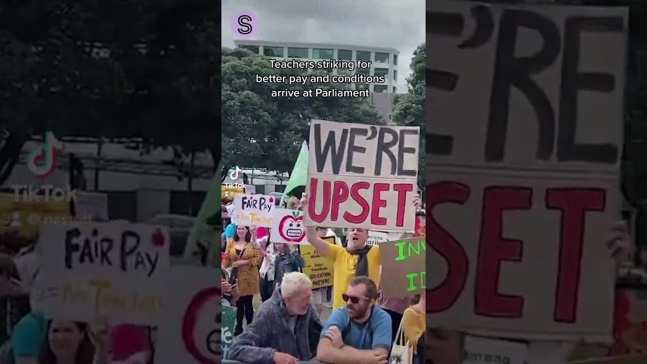 Nearly 50,000 secondary, primary and kindergarten teachers across NZ went on strike #teacher