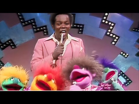 🎷 Lou Rawls Sings “Groovy People” | Classic Muppet Show Vibes ✨🎶