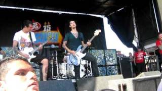 The Devil Wears Prada-Still Fly (Live at Warped Tour 8/23/09 at the Home Depot Center)