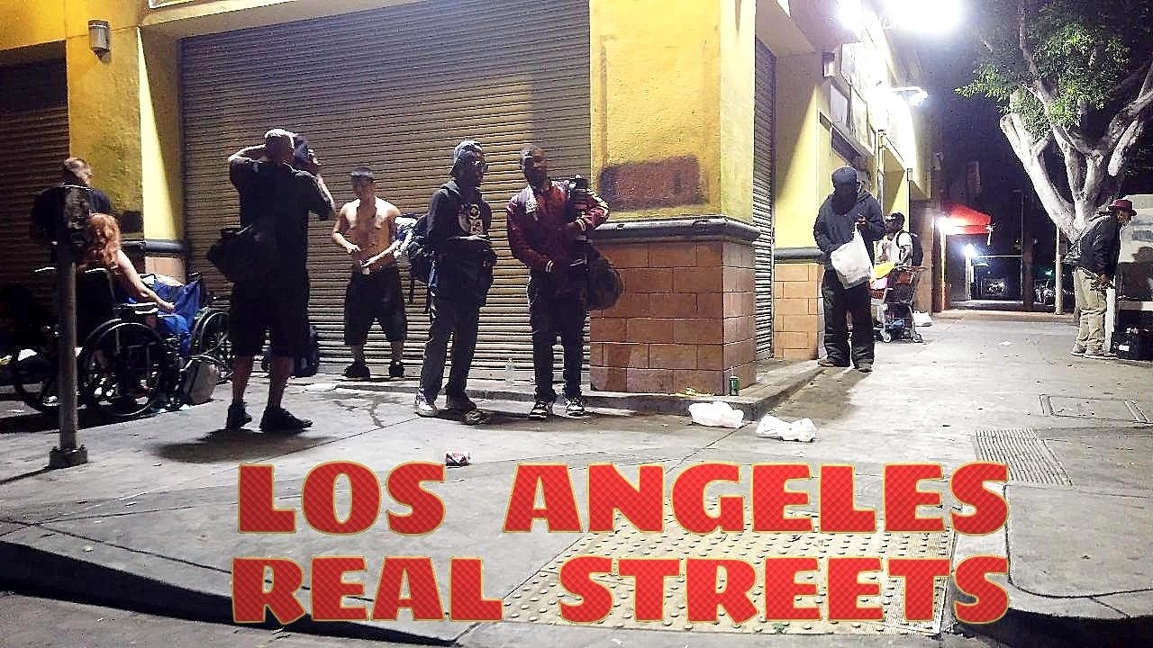 EXPLORING LOS ANGELES NOTORIOUS SKID ROW AT NIGHT / WALKING AND DRIVING