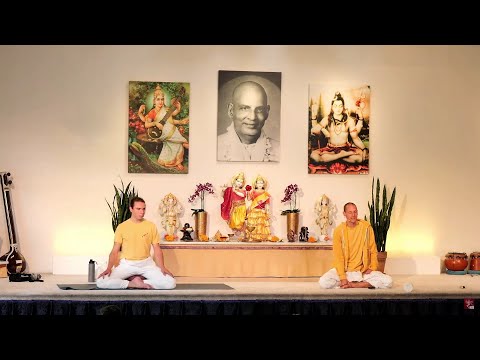 Yogastunde "im klassischen Yoga Vidya Stil" mit Ravi - Yoga Vidya Live,  03.09.2022, 09:15 Uhr