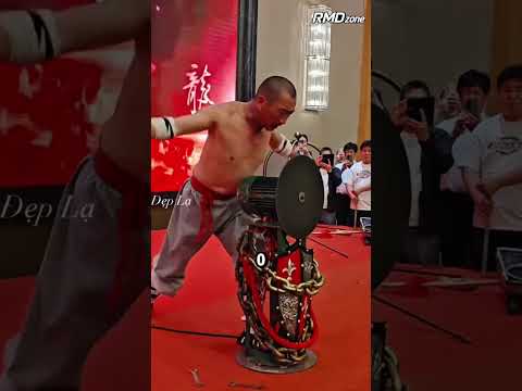 Skill Asli Biksu Shaolin, Hentikan Gergaji Pakai Tangan!
