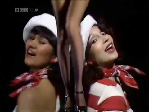 Top Of The Pops - 1977.02.17 - Manhattan Transfer - Chanson D’Amour (Legs & Co)