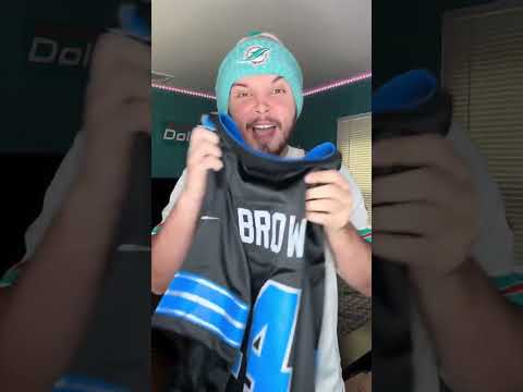 Распаковываем совершенно новую футболку NFL! Футболка с буквой W или L? #nfl #nfltrending #nflvir...