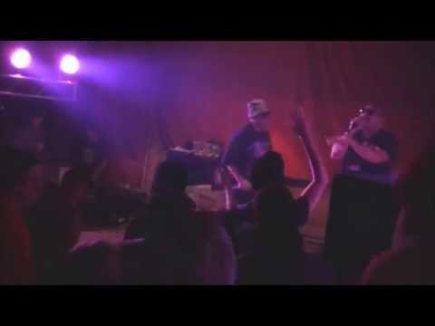 BESTIAL CUARTO - Puños al cielo remix (En vivo Bombardeo Verbal)