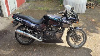 Kawasaki GPZ 500 motorbike | Image 4 - Autoline