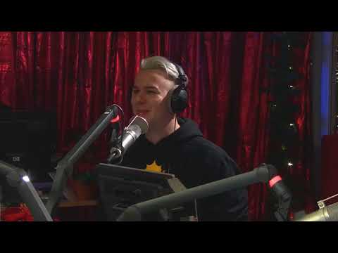 [FARAO] Slingtly under dressed! - NRJ SWEDEN