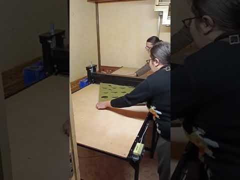 Валковый пресс для вырубки и высечки кожи, картона, пластика, ткани с электроприводом - фото 1 - id-p2442291405