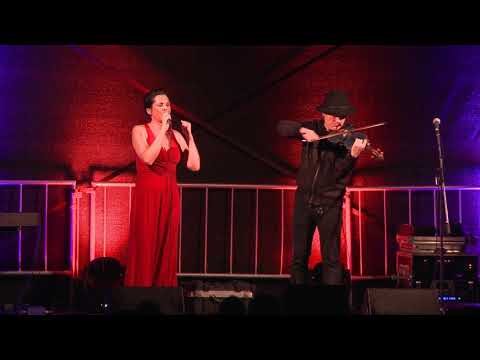 Bára Kodetová & Pavel Šporcl - Lásko má