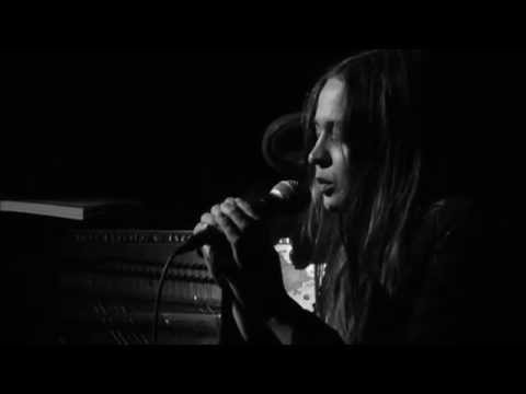 Fiona Apple —  I know (live @Largo)