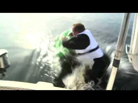 Christer tappar greppet och ramlar i vattnet - Spring! (TV4)