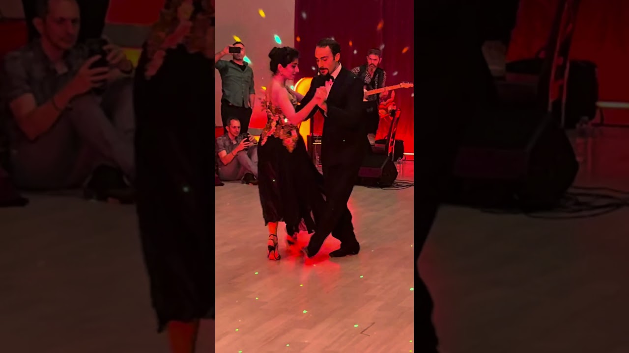 Video thumbnail for Lorena Tarantino & Gianpiero Galdi dance to "Gipsy Vals", played live by El Cachivache Quinteto 5/5