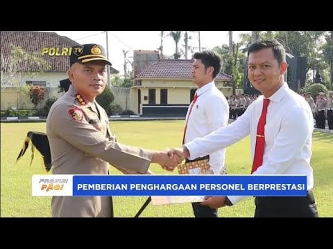PENGHARGAAN PERSONEL BERPRESTASI