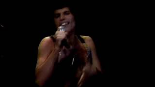 Queen - Fat Bottomed Girls - Official Music Video (High Quality)