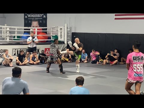 Saenchai Sparring Icy Mike (Hard2Hurt) at Yokkao Muay Thai Seminar