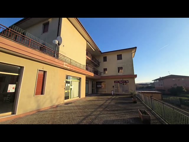 Mongrando  - negozio con vetrina. € 35.000