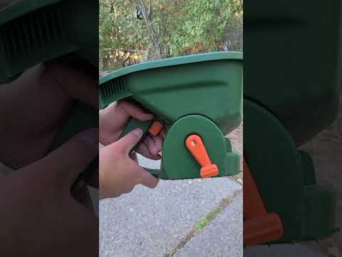Scott's 71133 HandyGreen Hand Held Spreader Review