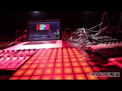 ELEKTROVELVET 30.04.13 w/ DJ HYPE | R-ZAC: CRYSTAL DISTORTION vs 69DB