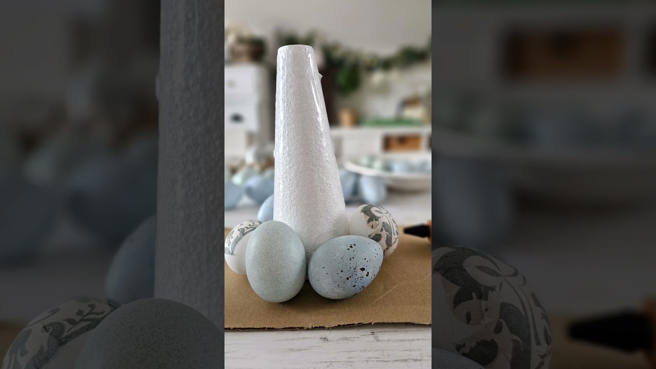 Easter egg topiary tree! Full tutorial at diybeautify.com #eastercrafts #eastereggs #springdiy