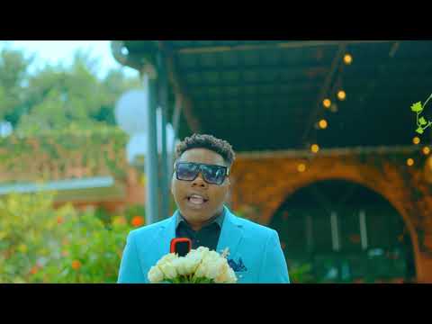 Niyo Bosco - La jolie femme  (Official Music video)