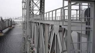 preview picture of video 'Buzan railroad vertical lifting draw bridge'