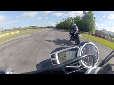 Track day Guaporé 27/06/15 - Street Triple 675R. Bateria 4 A completa