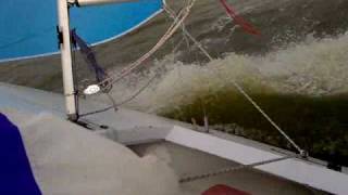 preview picture of video 'Segeln bei Starkwind auf dem Dümmer See / Sailing in heavy weather at Dümmer Lake (Germany)'