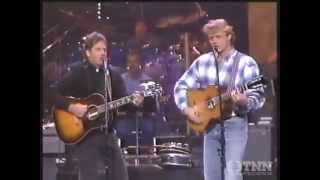 Bo and Luke Duke sings The Dukes of Hazzard theme song (1993)