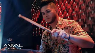 Hombre Libre (Versión Acústica) Lyrics  Translation