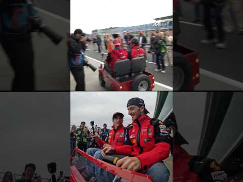Not our usual ride to the Fan Zone stage 😂🚗