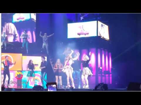 Karol Sevilla y Caro Kopelioff casi se caen Soy Luna En Concierto