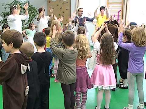 Táncház a bicskei óvodában