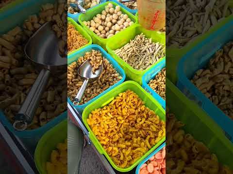 Kalau kamu pengen nyobain seblak yang beda, Seblak Kering Bandung ini wajib dicoba! Raos pisan! 😋🔥