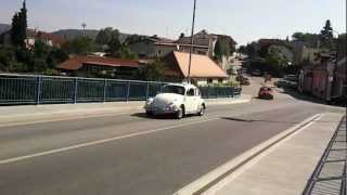 preview picture of video 'VW brouci (Volkswagen Beetles) - Hluboká nad Vltavou (spanilá jízda 2012)'