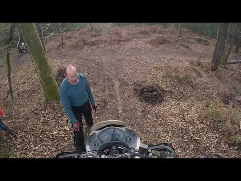 Stage de pilotage moto gros maxi Trail tout terrain en Gironde proche de Bordeaux à Salles, stage à la demande en semaine ou le dimanche toutes l'année. http://www.ecole-moto-bordeaux.eu