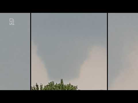 Windhoos boven Papendrecht. Video: Donny Kardienaal