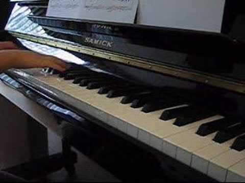 "Suzuka - Tooi Hi No Kizuato" on the piano