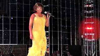 Dame Shirley Bassey - It Must Be Him