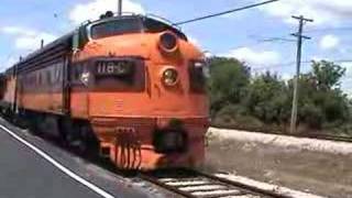 preview picture of video 'Milwaukee road engine #118C-7-15-07-IRM Union,Illinois'