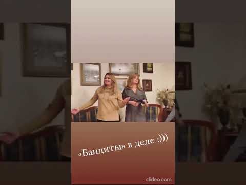 Лиза Арзамасова показала нежные объятия на коленях Авербуха
