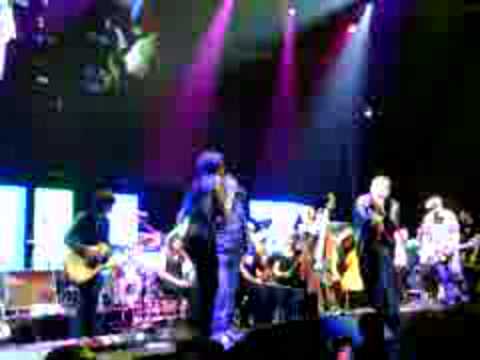 Gorillaz @ The Roundhouse: Dare ft Shaun Ryder & Rosie Wilson