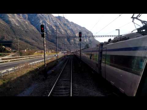 ETR 470 der FS Trenitalia bei Einfahrt in Maroggia-Melano