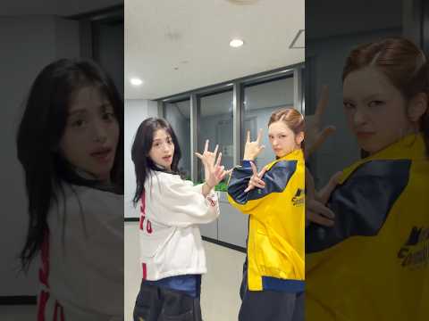 Feel the way we move 🕺💃 #BABYMONSTER #AHYEON #아현 #CHIQUITA #치키타 #HOTSAUCE #HOTSAUCE_Challenge