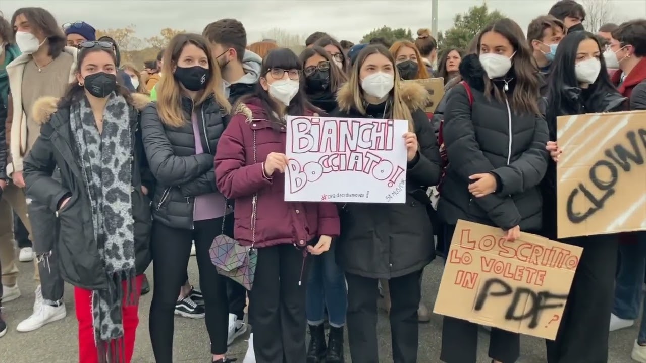 Tornano gli scritti alla Maturità: gli studenti della Maremma scendono in piazza. TUTTE LE FOTO E I VIDEO DELLA PROTESTA