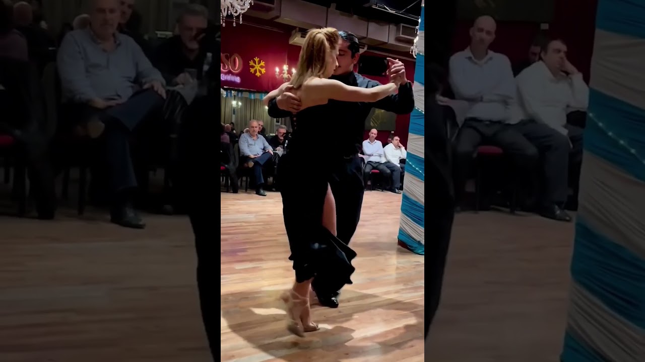 Watch till the end! 😍 Max Vera & Jimena Hoeffman la rompieron toda!!! 🔥 Follow @tangoexpo #tango