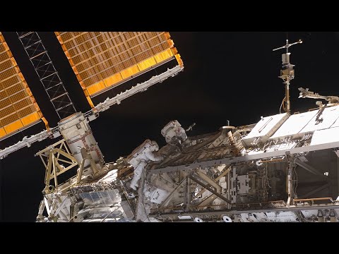 image-How many solar panels are on the space station?