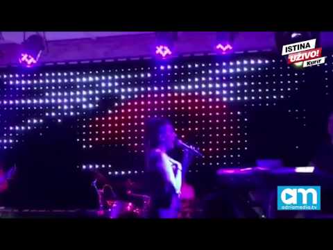 DEVOJKE PALE U TRANS: Viki Miljković pesmom gađa u srce