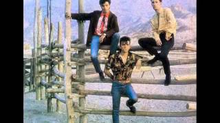 Music video thumbnail preview for Gabinete Caligari - Un Dia En Texas (1983) by Gabinete Caligari