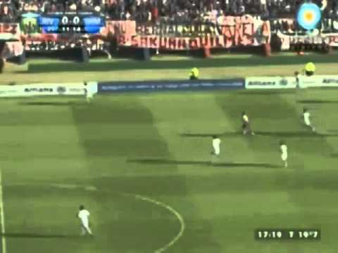 El penal atajado de Chichizola a Vargas