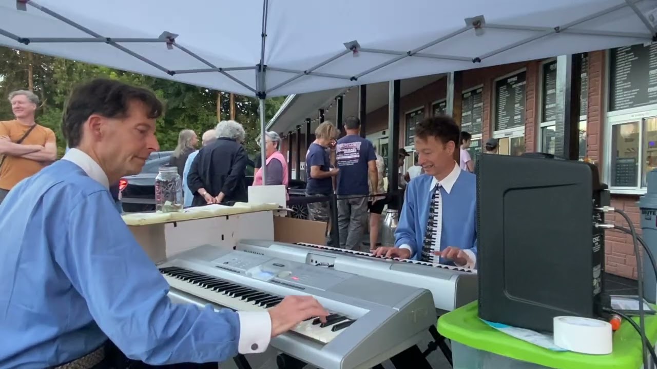 Promotional video thumbnail 2 for Blackiston Brothers Twin Spinning Keys